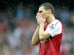 Thomas Vermealen después de haber fallado una posibilidad de gol contra el Liverpool. AP  /