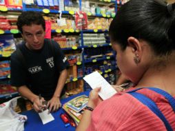 Según un estudio de la Profeco, el precio de las listas de útiles escolares aumentó 10% este año, en comparación con 2010. A. GARCÍA  /