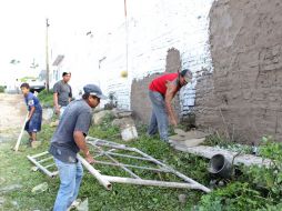 La pinta de bardas en color blanco es parte del cambio de imagen que se le da a El Tapatío de cara a los Panamericanos. E. PACHECO  /