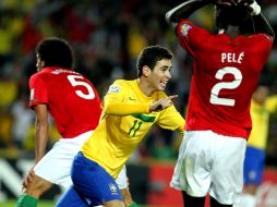 Oscar fue el hombre gol de Brasil para conseguir el título. EFE  /
