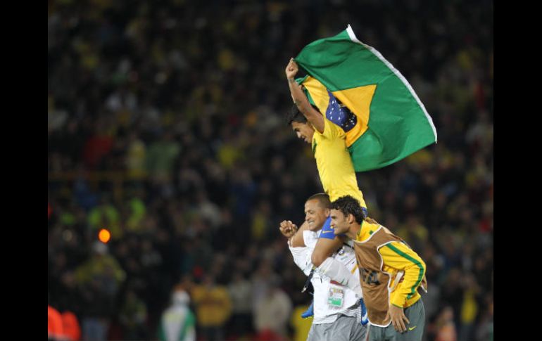 El equipo brasileño celebra la absoluta victoria en el Mundial Sub-20 Colombia. EFE  /