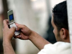 La extensión de la tecnología móvil en África ha contribuido al avance de su economía. ARCHIVO  /