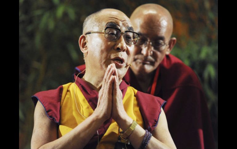 El Dalai Lama pronuncia un discurso en la Conferencia Internacional celebrada en Hamburgo. EFE  /
