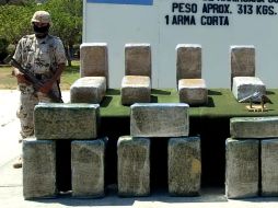 La droga y el vehículo fueron puestos a dispisición de las autoridades. NTX  /