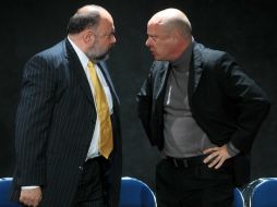 La historia, escrita por Amélie Nothomb, confronta a dos desconocidos en un aeropuerto. A. CAMACHO  /