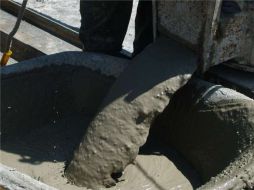 La mayor industria cementera de Bolivia planteará un arbitraje contra el grupo mexicano Chihuahua, por venta de acciones. ESPECIAL  /