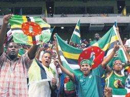 Fans de Dominica en un partido de futbol de 2006, en el que México le ganó 10-0 a la selección del pequeño país caribeño. MEXSPORT  /