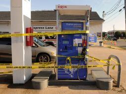 Un surtidor de gasolina es acordonado después del terremoto de 5.9 grados de esta mañana. EFE  /