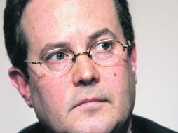 El cambio de Douglas Peterson no está relacionado con la rebaja en la calificación de EU, según el Financial Times. ARCHIVO  /