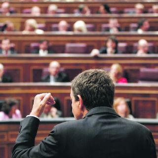 Partidos acuerdan reformar la Constitución