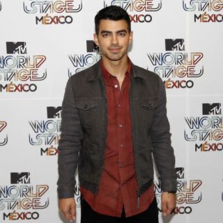 Joe Jonas visita México para promocionar su disco
