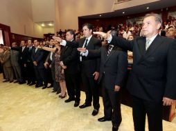 Tras la elección de consejeros y magistrados ayer, se les tomó protesta en el Congreso local. A. GARCÍA  /