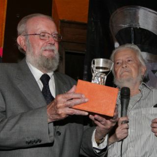 Entregan a Hugo Gutiérrez Vega el galardón Equipal de Plata