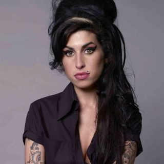 Sin determinar causa de muerte de Winehouse