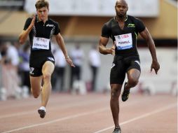 Asafa Powell corre 100 metros en la liga de Diamante de la IAAF. AFP  /