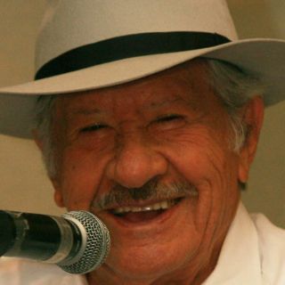 López Tarso pide aumentar el número de escuelas de teatro