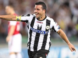Antonio Di Natale del Udinese durante el partido contra el Arsenal en fase previa a Liga de Campeones. EFE  /