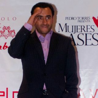 Adal Ramones escribirá libro