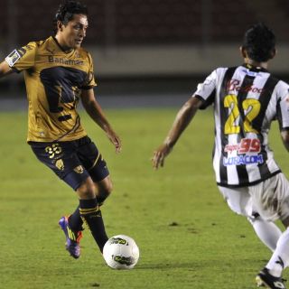 Pumas y Tauro empatan sin goles en Liga de Campeones de la Concacaf