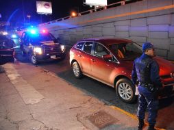 El ladrón fue interceptado por varios policías en el cruce de las Avenidas Vallarta y Patria. O. RUVALCABA  /