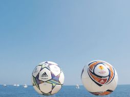 Balones que se utilizarán para la final en Munich y con el que se jugará la Europa League, ex Copa UEFA. EFE  /