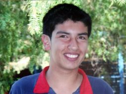 Foto de Manuel Gutiérrez, quien muriera ayer en circunstancias todavía no aclaradas tras los disturbios en Santiago. EFE  /