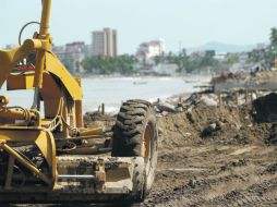 La información más reciente acerca de la actividad económica en Estados Unidos, llevó a que Banxico revisara sus expectativas. S. NÚÑEZ  /