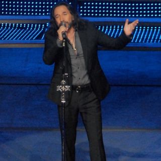 Marco Antonio Solís ofreció un concierto conmovedor