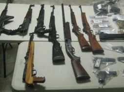 Arsenal decomisado por elementos de la XV Zona Militar tras llamadas anónimas. ESPECIAL.  /