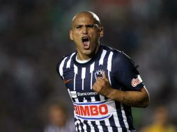 Humberto Suazo de Monterrey celebrando su gol ante Santos. MEXSPORT  /