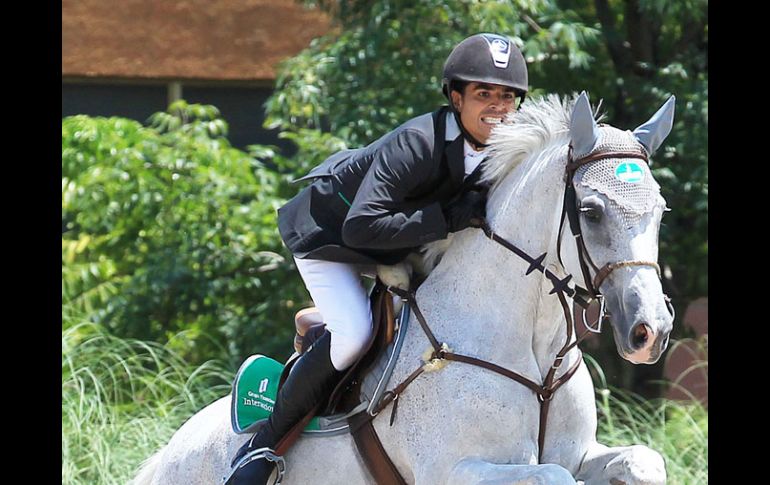 El jinete del Estado Mayor Presidencial, Nicolás Pizarro se ubica en la segunda posición del selectivo. A. CAMACHO  /