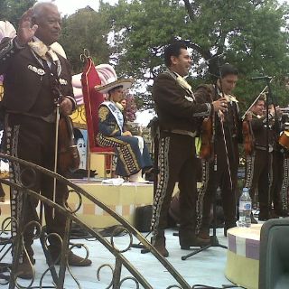Inundan de mariachi las calles del Centro