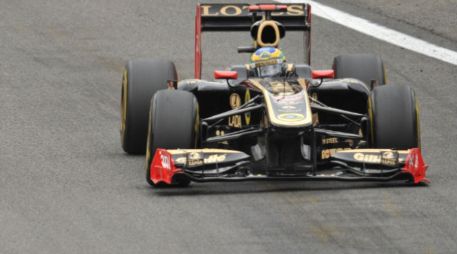 El piloto brasileño, Bruno Senna del equipo Renault, en el circuito Spa-Francorchamps en Bélgica. AFP  /