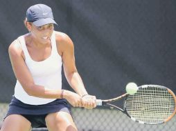 La tenista Jacqueline Lambert, de las Bermudas, durante su presentación en los Juegos Centroamericanos de Mayagüez 2010. MEXSPORT  /