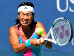 La tenista japonesa Kimiko Date-Krumm, durante el encuentro con la tenista española Silvia Soler. REUTERS  /