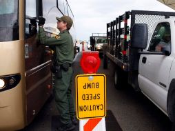 Autoridades de Estados Unidos se concentran actualmente en las revisiones de entrada de vehículos. ARCHIVO  /