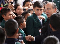 El Presidente Felipe Calderón trató de explicar a los niños el panorama de inseguridad por el que atraviesa México. EL UNIVERSAL  /