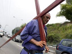 José Gregorio Luque, inició el pasado 17 de agosto un peregrinaje para pedir por la salud del presidente de Venezuela. EFE  /