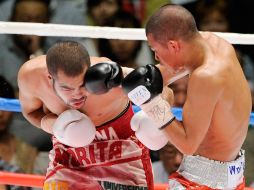 David de la Mora durante la pelea contra Koki Kameda. AFP  /