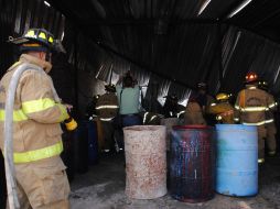 El local con cientos de litros de combustibles estaba rentado a una persona la cual no pudieron contactar. O. RUVALCABA  /