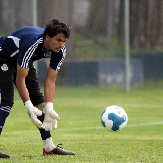Luis Michel toma una posición cómoda