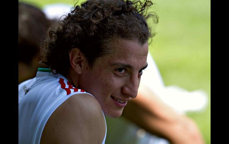 Al Deportivo La Coruña le han realizado varias ofertas clubes como el Benfica y el Porto por el jugador jalisciense . MEXSPORT  /