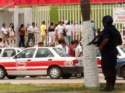 Los rumores desataron el caos porque hubo padres que se precipitaron a ir por sus hijos a las escuelas. EL UNIVERSAL  /