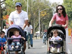 La iniciativa reconoce sólo como familia al modelo basado en el matrimonio entre hombre y mujer, con uno o más hijos. ARCHIVO  /