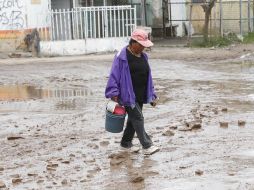 Luego de ofrecer una disculpa, el SIAPA puso a disposición de los ciudadanos el servicio de abasto mediante pipas. S. NÚÑEZ  /