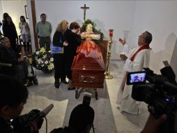 La muerte violenta de dos periodistas en el DF estremece al gremio mientras las autoridades descartan que se halla debido al oficio. AP  /