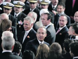 El Presidente Felipe Calderón cambió de semblante al término de su mensaje con motivo del Quinto Informe de Gobierno. REUTERS  /