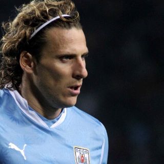 Forlán no jugará con el Inter en la Liga de Campeones