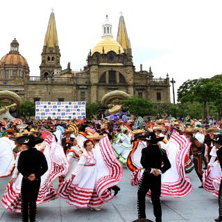 Bailarines imponen Récord Guinness