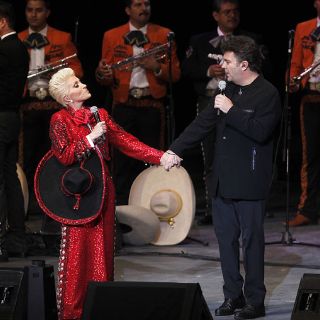 Yuri y Mijares unen sus voces con el mariachi